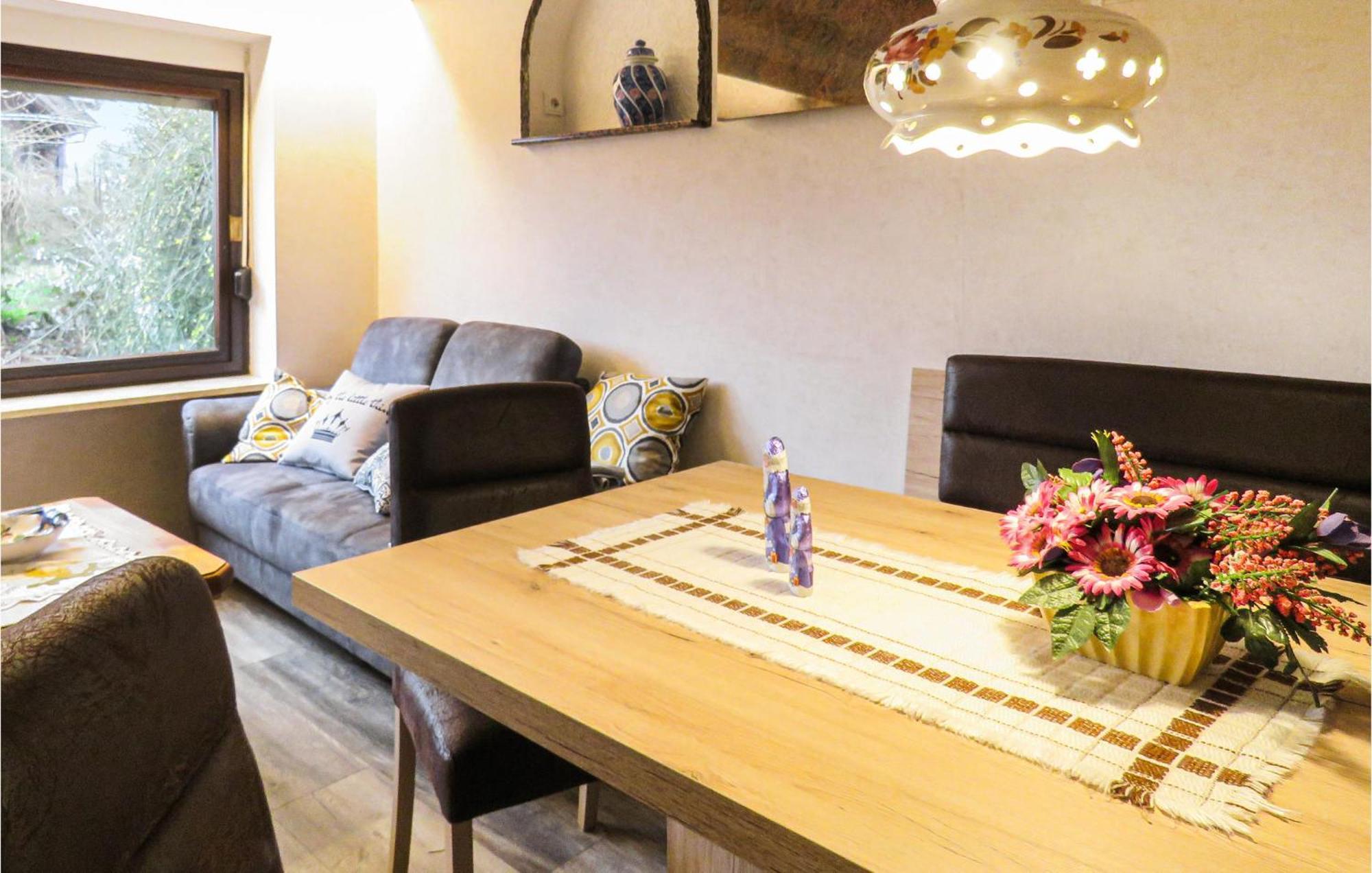 Amazing Apartment In Hinterweidenthal With Wifi Exteriör bild