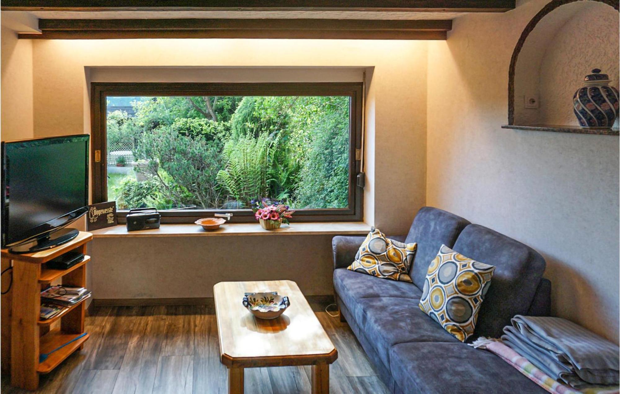 Amazing Apartment In Hinterweidenthal With Wifi Exteriör bild