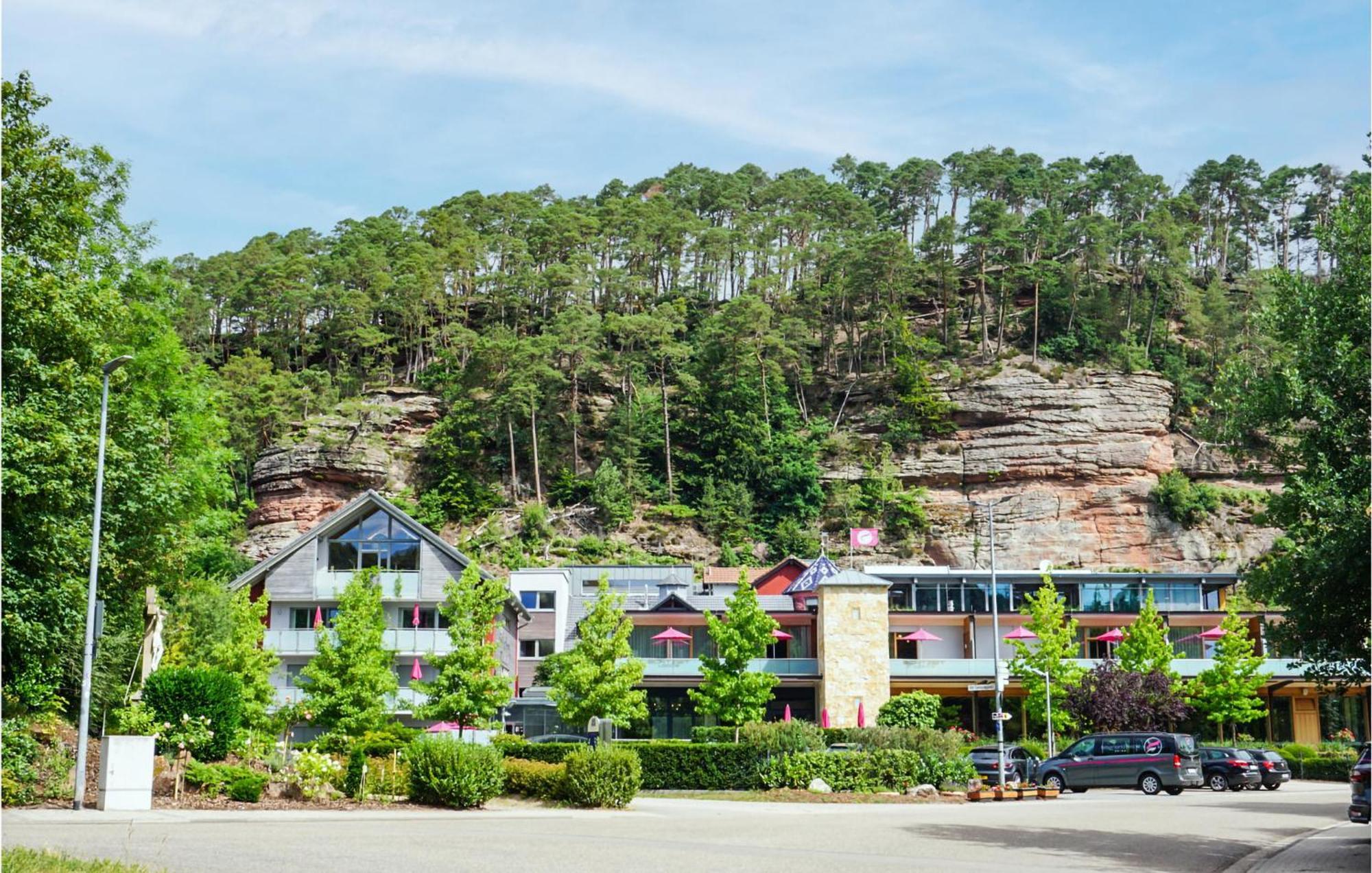 Amazing Apartment In Hinterweidenthal With Wifi Exteriör bild